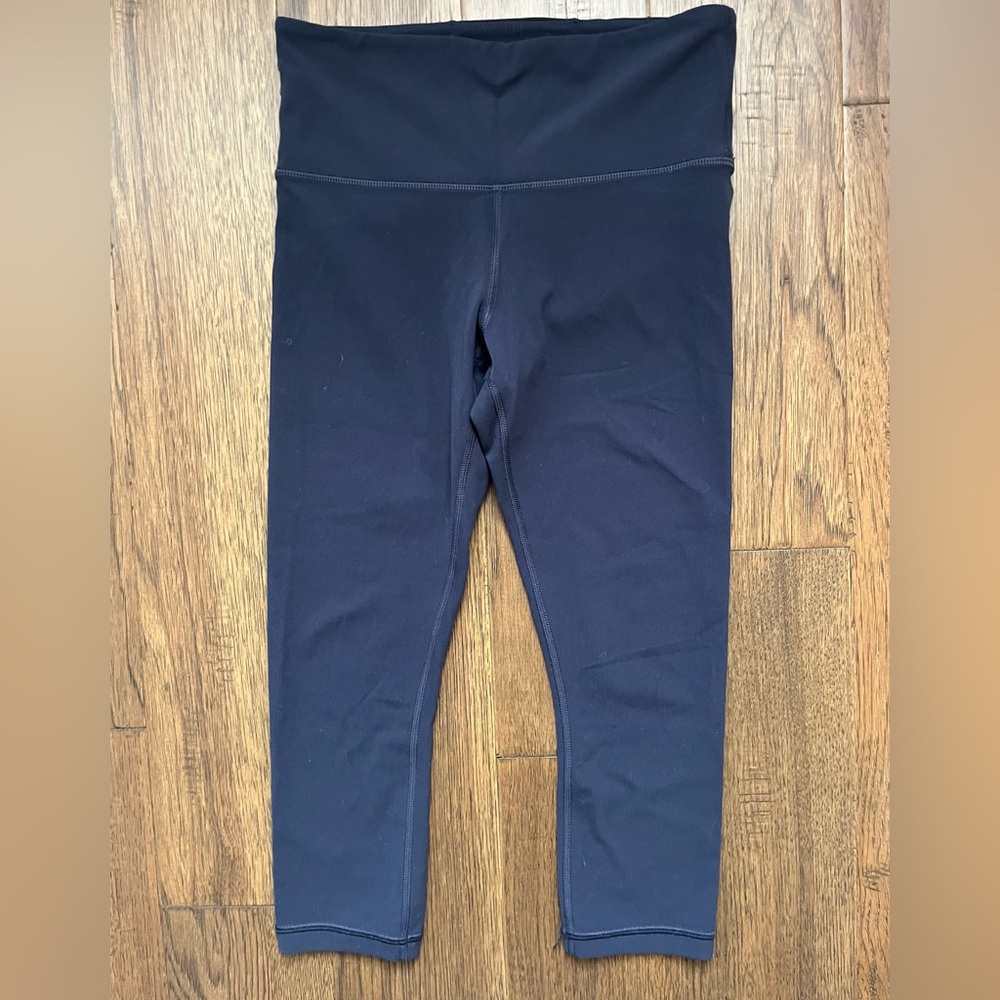 ATHLETA ELATION Capri Leggings Navy Blue XS High Rise Yoga Pants - Picture 3 of 8